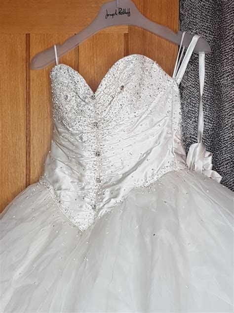 hollywood dreams grace preloved wedding dress save 84 stillwhite