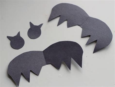 easy bat craft  kids bat craft bat signal halloween crafts superhero logos crafts