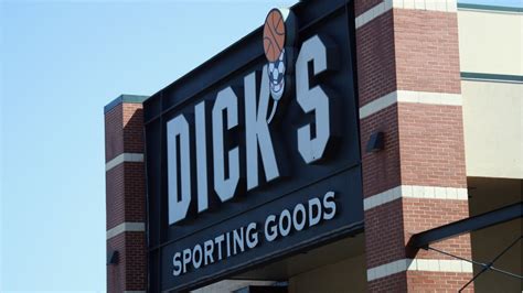 dick s sporting goods stores to be closed on thanksgiving boston 25 news