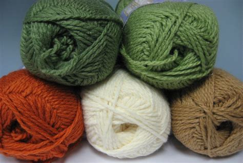 yarn  crocheting crochet  beginners