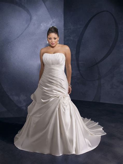 second wedding dress for plus size bride