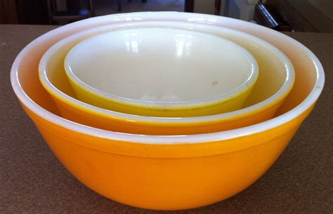 Yellow Orange Three Bowl Pyrex Set Paid 12 Pyrex Set Bowl