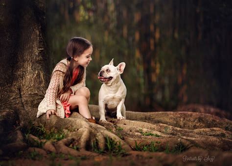 Amazing Photographs That Shows Special Bond Between Cute Girl And