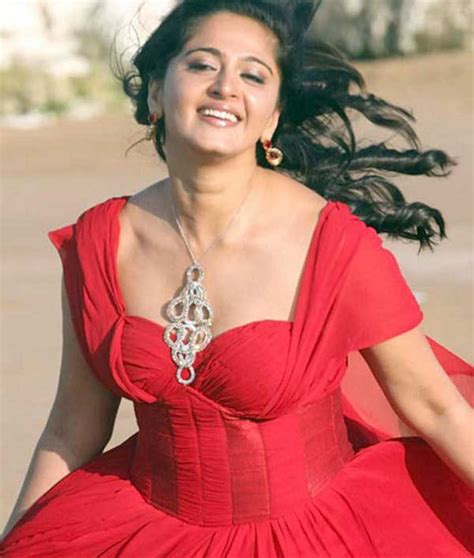 anushka hot and nude stills in saree actress gallery movie stills photos reviws gallery