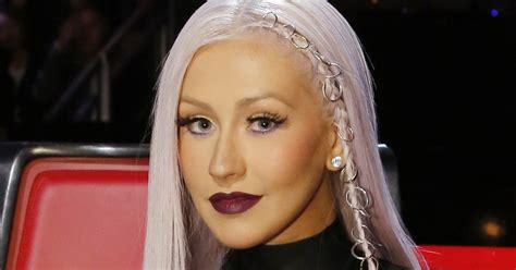 Christina Aguilera Goes Makeup Free And Shows Freckles