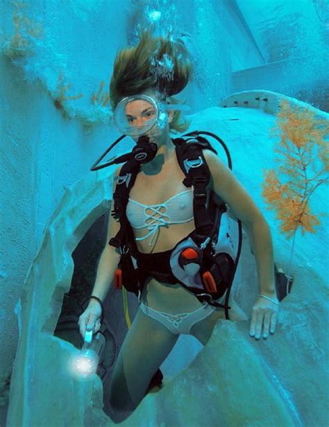 Pin By Colin Davison On Dive Girls In 2019 Scuba Diving
