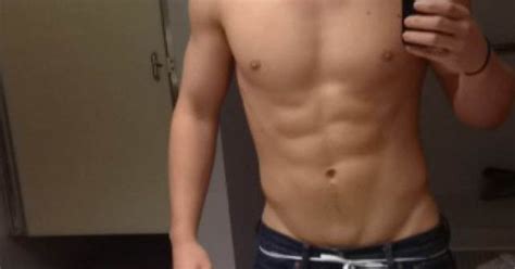 men shirtless abs muscles selfie fitness bodybuilding hot guy selfies pinterest