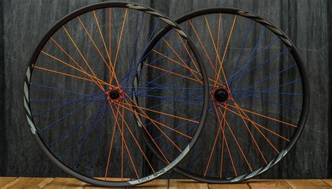 custom industry  wheels      fanatik bike