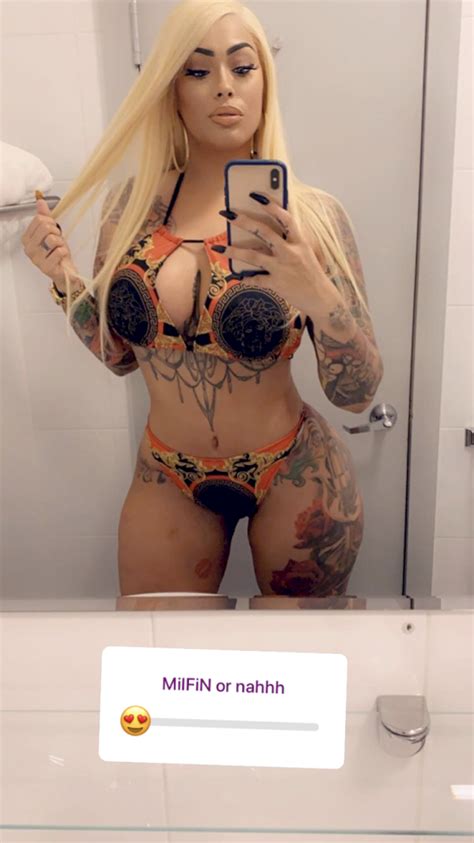 Sexy Ass Tatted Up Holly Shesfreaky