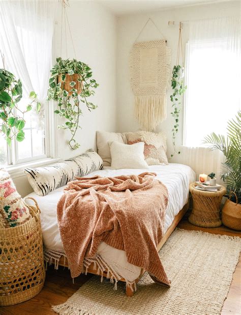 favorite boho bedrooms    achieve   green wedding shoes