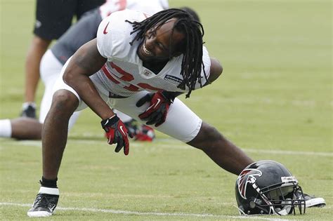 asante samuel falcons defensive  football training sports pictures