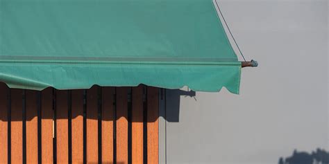 awnings  reduce heat   energy costs
