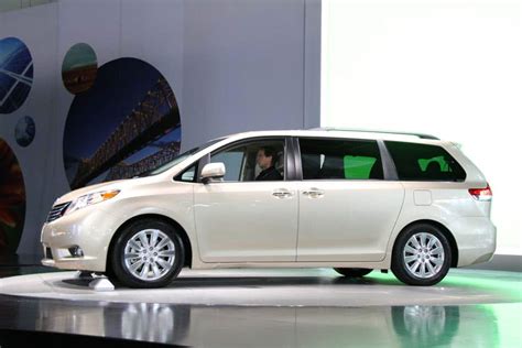 toyota launches  sienna production thedetroitbureaucom