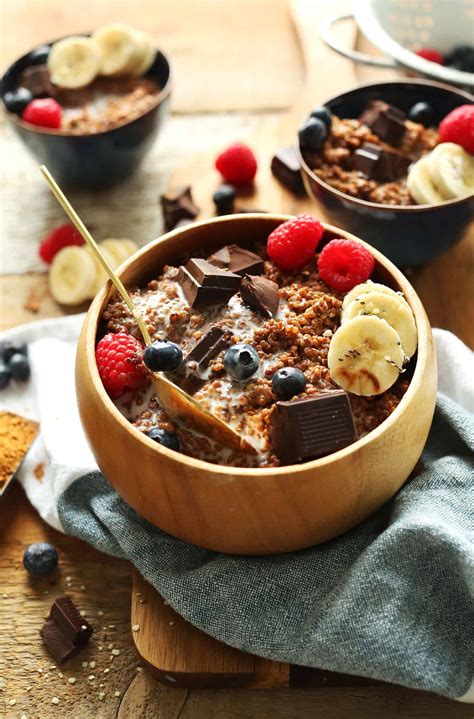 healthy dark chocolate quinoa breakfast bowl