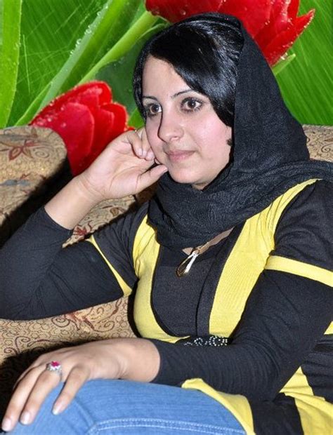 afghani pashto female singer farzana naz facebook profile