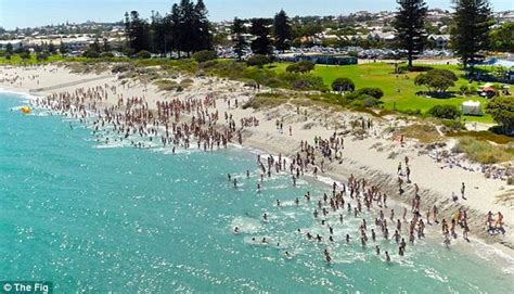 Nearly 800 Aussies Strip Off And Dive In To Set A New World Skinny