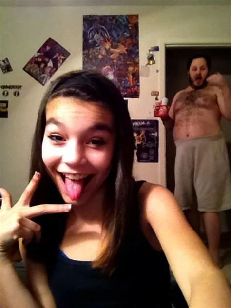 16 Hilariously Bad Selfie Fails By People Who Should’ve