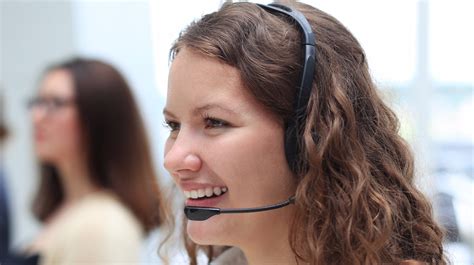tips  building  customer service team small business trends