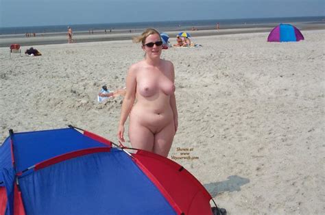 Ex Girlfriend On Nude Beach October 2005 Voyeur Web