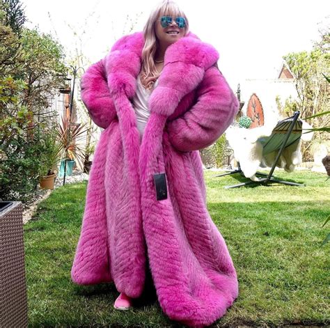 Pin By Charlie Mouwer On Lara Fur Coats Women Pink Fur