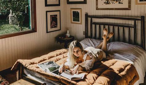 feminine boudoir chic 10 bedroom decor tips for women