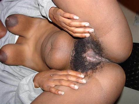 hairy porn pic african girl gets her hairy pussy fisted