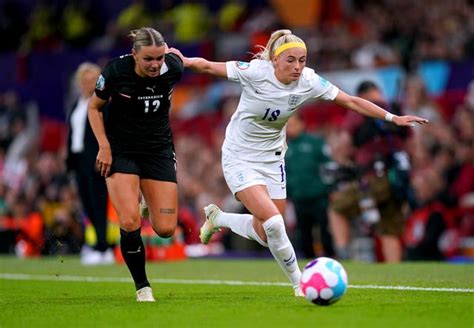 england winger chloe kelly ‘couldn t face watching olympics while out