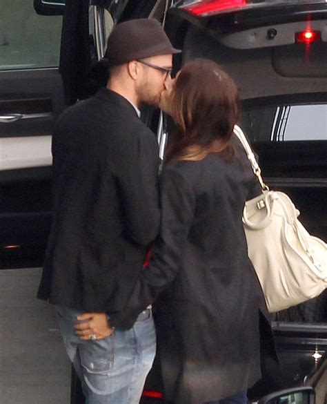 Jessica Biel And Justin Timberlake At The Airport