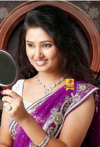 prajakta mali cute photos in saree cute marathi actresses bollywood hollywood south girls