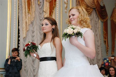il primo matrimonio gay in russia