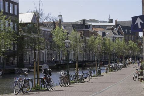 de straat nederland van leiden stock foto afbeelding bestaande uit holland stad
