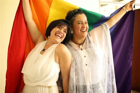 blabbeando in a first for colombia two same sex couples are granted