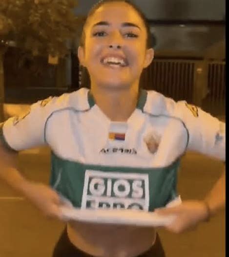 Nuria Millan Mucho Elche A Viral Video That Captivated The Internet