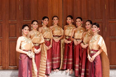 history  types  traditional thai dresses thailand insider