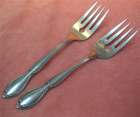 oneida heritage royal york strathmore deluxe 2 salad forks stainless flatware silverware