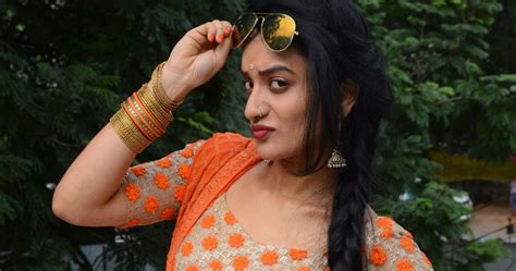 actress janani hot photo shoot gallery tamil telugu malayalam hindi actress