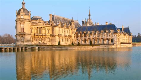 chateau de chantilly  edifice remarquable dans loise