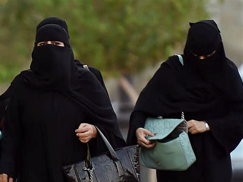 saudi women are registering to vote in elections across the country for