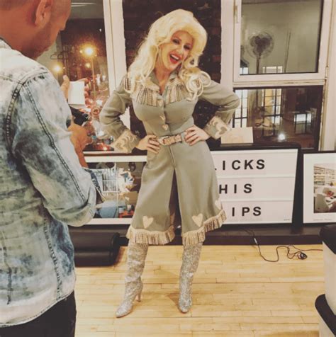 Ellie Gouldings Dolly Parton Halloween Costume More Great Costumes