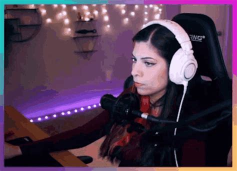 gaming twitch gif gaming twitch streamer discover share gifs