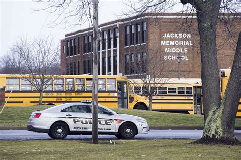 dertienjarige schiet zichzelf dood op school in ohio