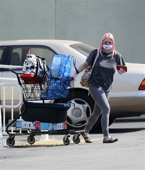 ariel winter went shopping without panties and bra 24