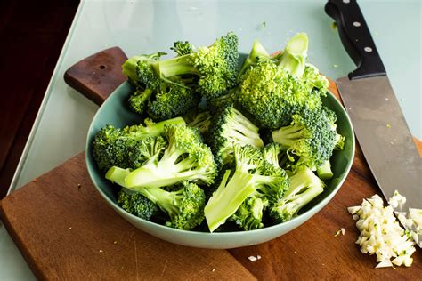 clean broccoli  cooking    wash broccoli
