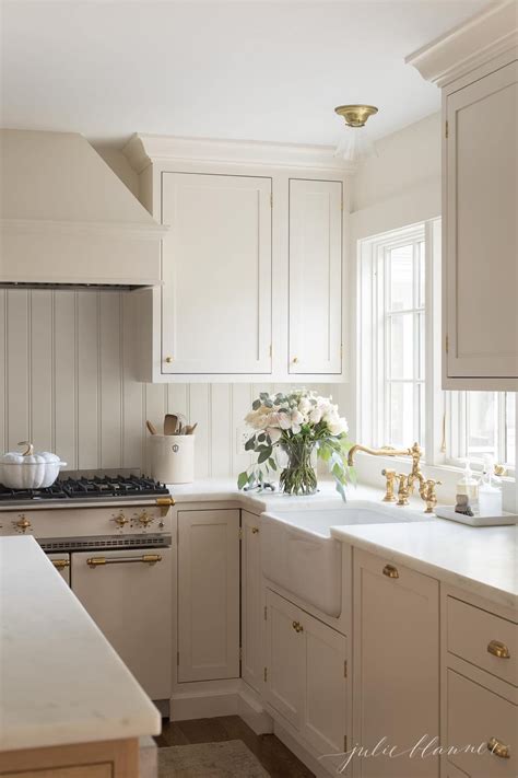 benjamin moore linen white kitchen cabinets lusirus