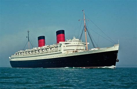 happened   rms queen elizabeth queen marys lost sister ship owlcation