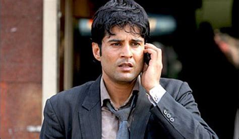 5 reasons why rajeev khandelwal can never be a bollywood star