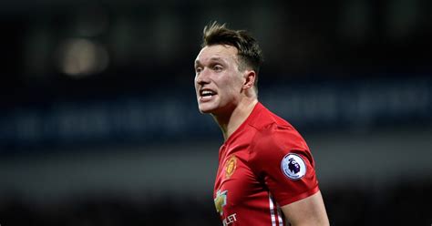 man utd news phil jones believes wayne rooney and michael