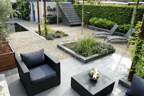strakke tuin met grind en gegalvaniseerd staal modern landscaping yard landscaping landscaping