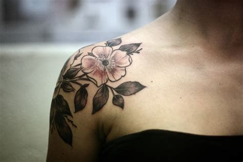 40 Impossibly Pretty Shoulder Tattoo Designs For Girls Page 2 Of 2