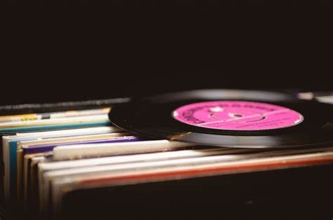 vinyl records   collection    quids  housebeautifulcouk